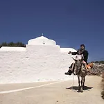 Hotel Yria Island Boutique & Parasporos