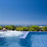 Yria Island Boutique & Hotel 5*