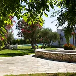 Yria Island Boutique & Hotell Parasporos