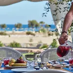 Yria Island Boutique & מלון