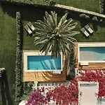 Yria Island Boutique & 5*
