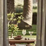 Yria Island Boutique & פרספורוס