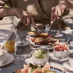 Yria Island Boutique & Hotell