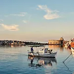 Yria Island Boutique & Parászporosz