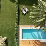 Yria Island Boutique & 5*