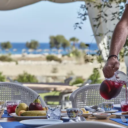 Yria Hotel