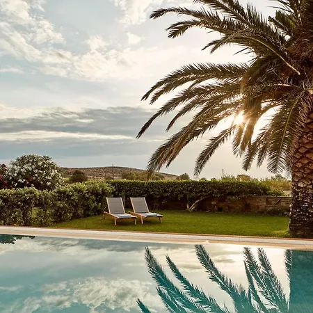 Yria Island Boutique & Parasporos