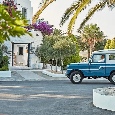 Yria Island Boutique & Parasporos