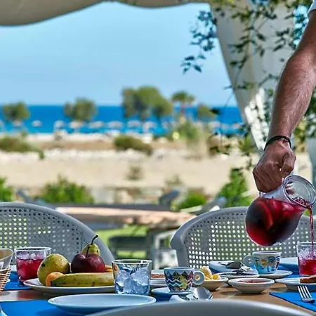 Yria Island Boutique & 5*