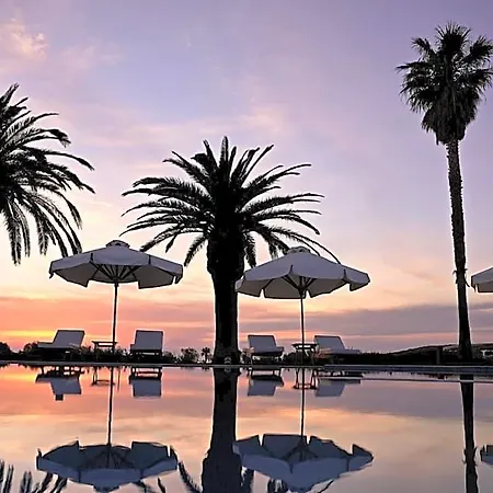 Yria Island Boutique & فندق