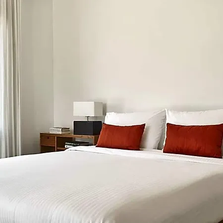 Yria Island Boutique & فندق Parasporos