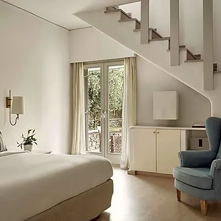 Yria Island Boutique & 5*